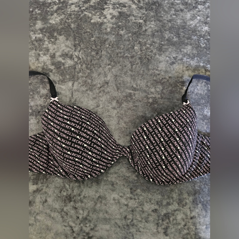 Victoria's Secret Black and Pink Bra 38D
